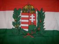 MAGYAR ZÁSZLÓ LOMBKOSZORÚS CÍMERREL